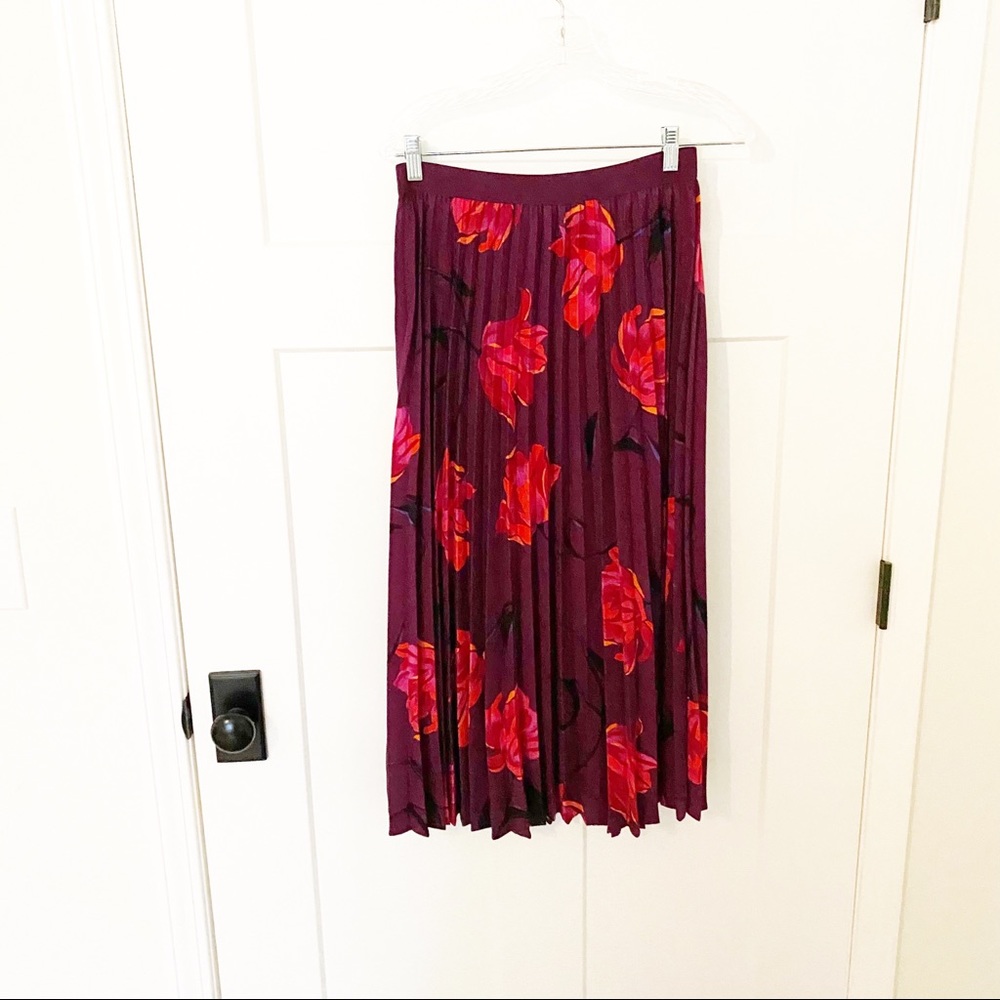 A New Day purple pleated floral skirt with elastic waist size S - Picture 3 of 3